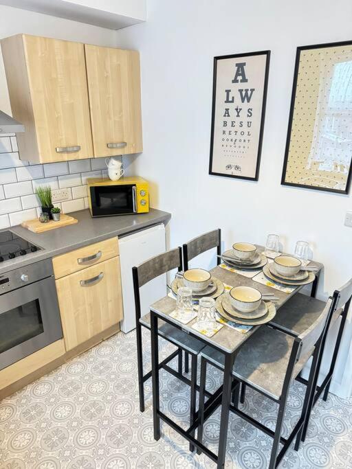 Cosy Home In Barnsley Centre Экстерьер фото